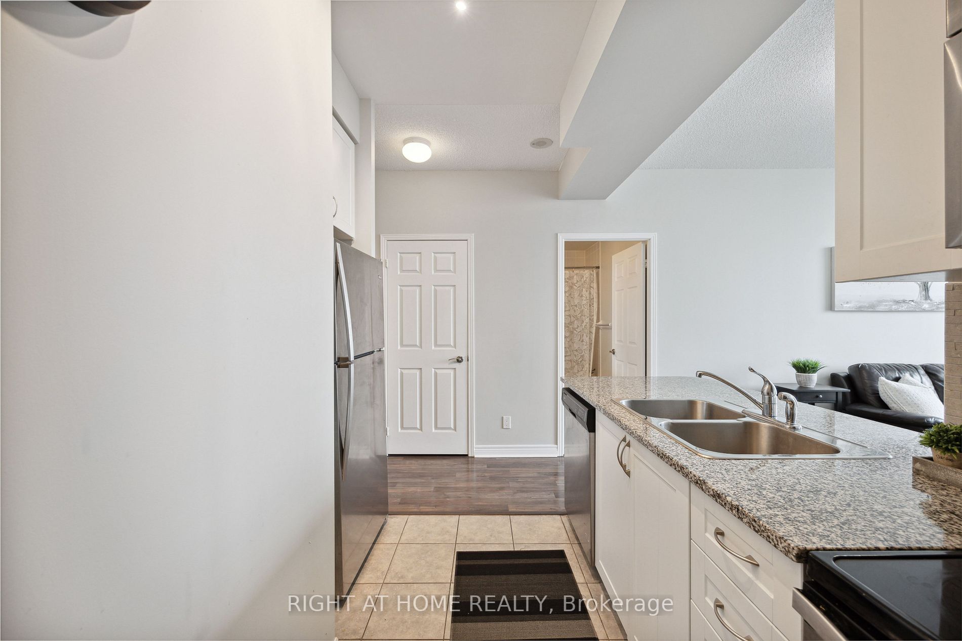 339 W Rathburn Rd 819