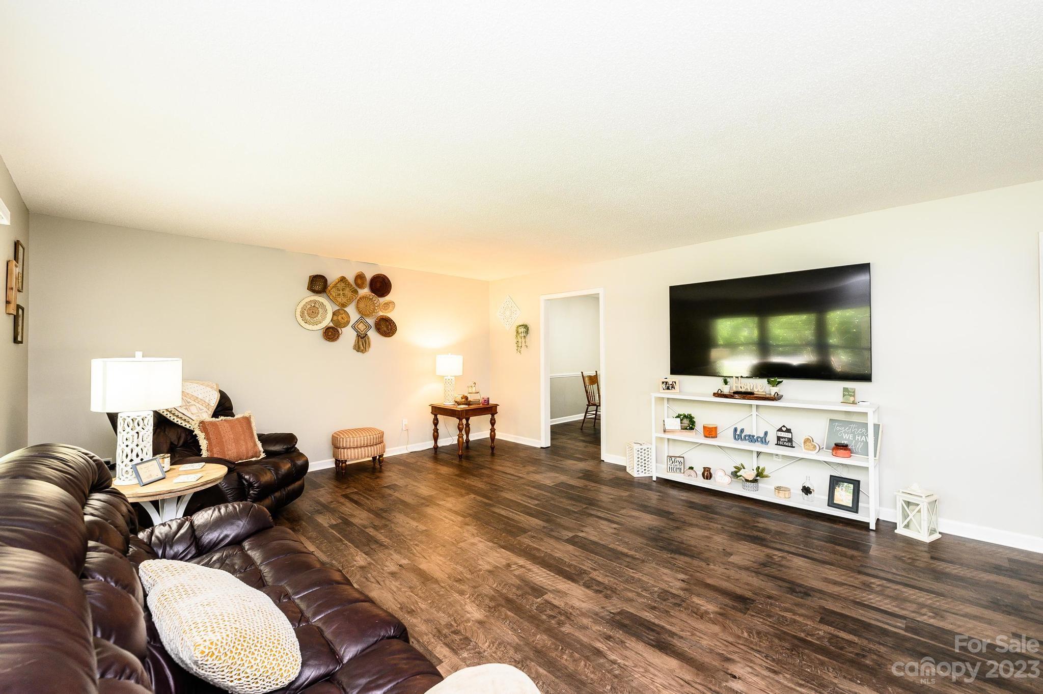117 Windy Oaks Court