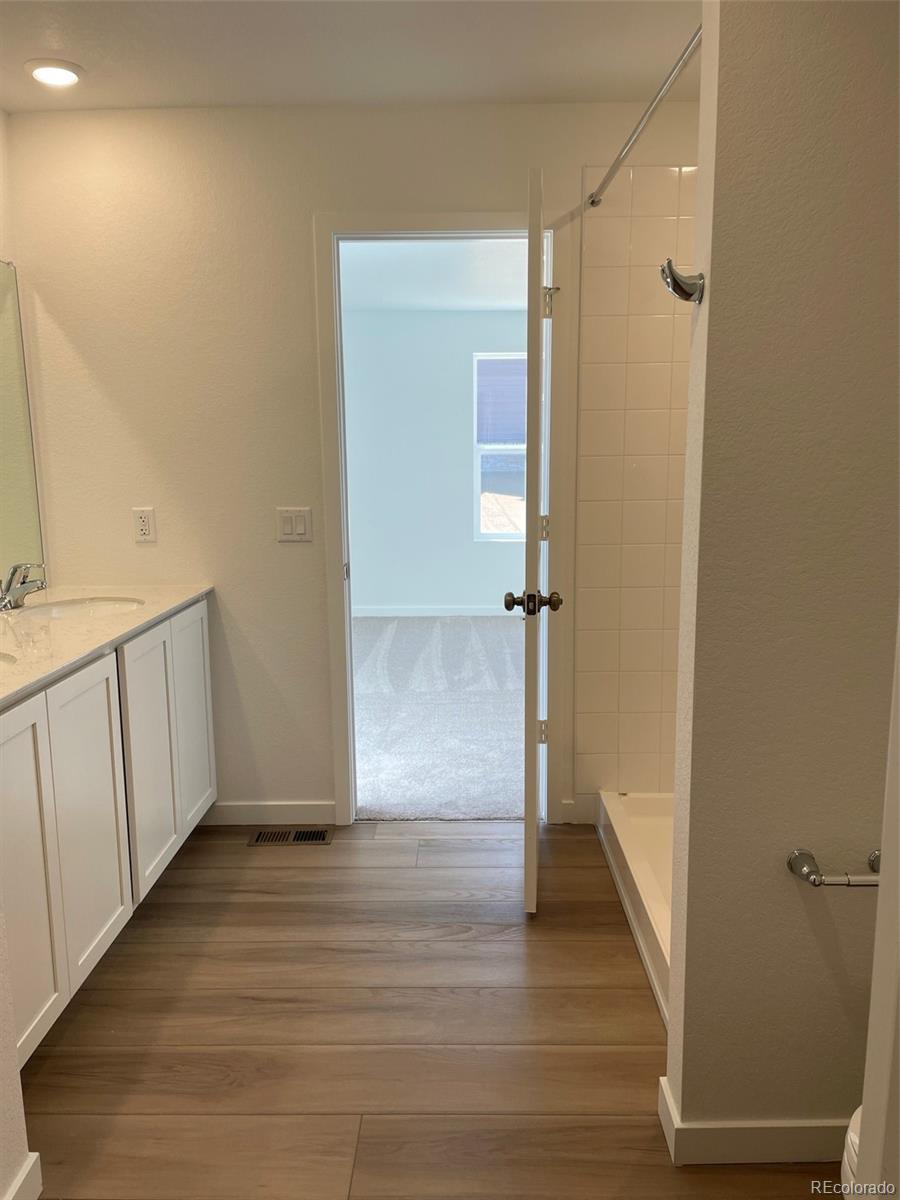 21966 E 39th Place