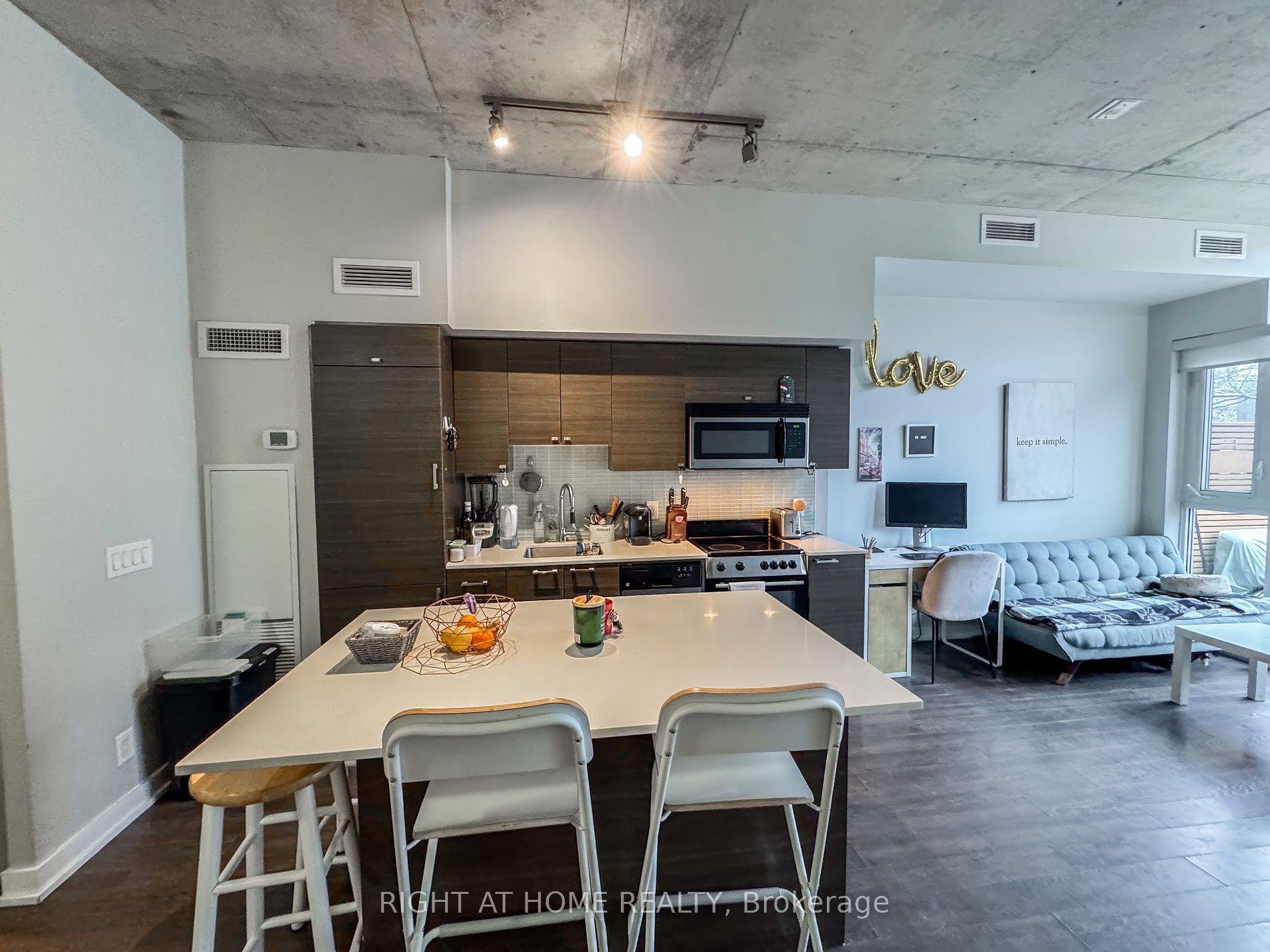 707 Dovercourt Rd 107