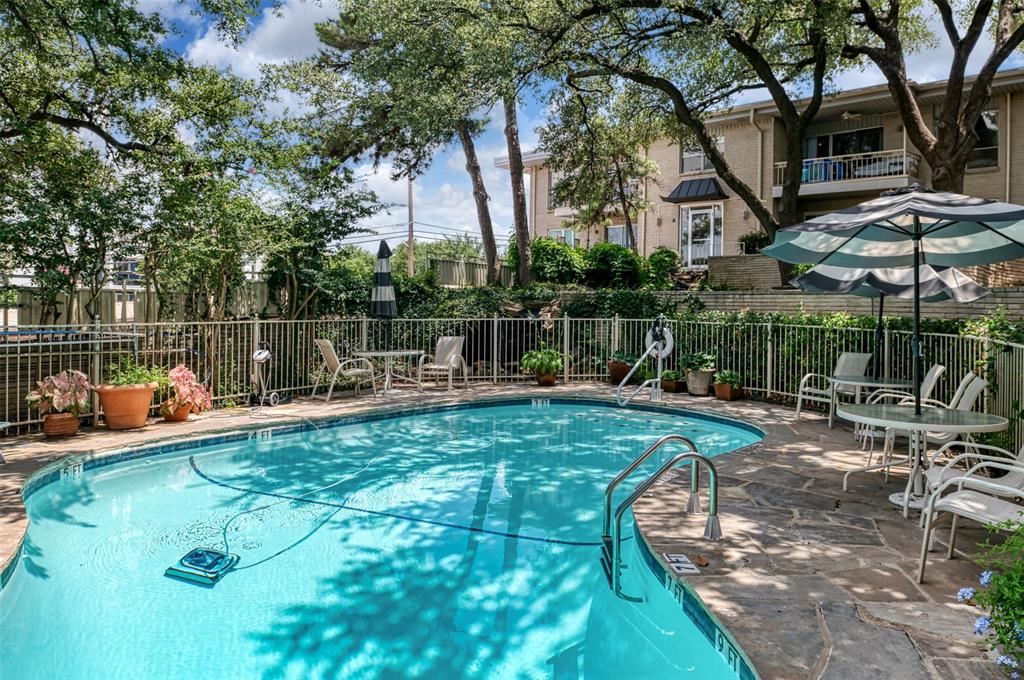 2301 Ridgmar Plaza 8