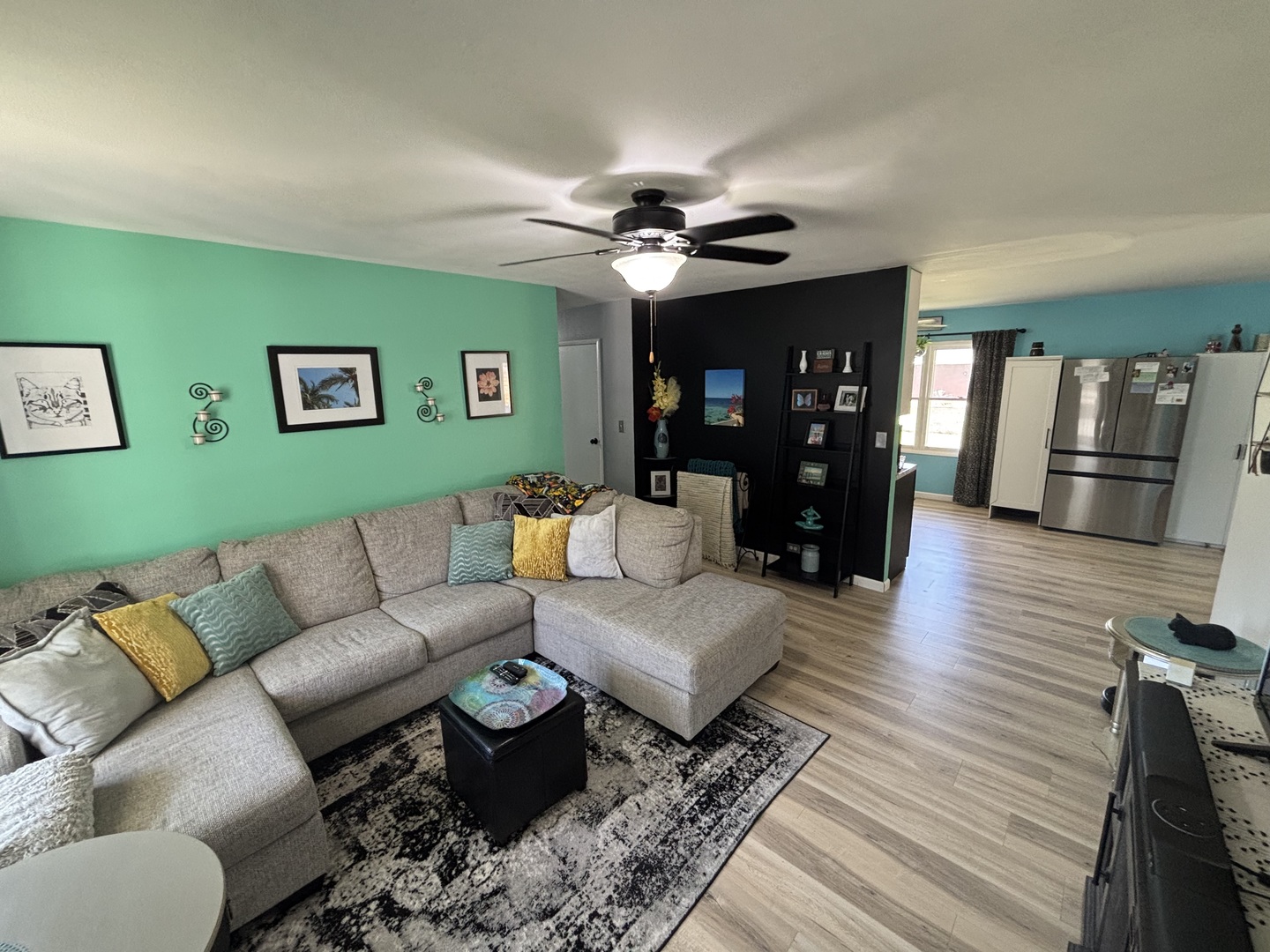 2811 E Bluff Court