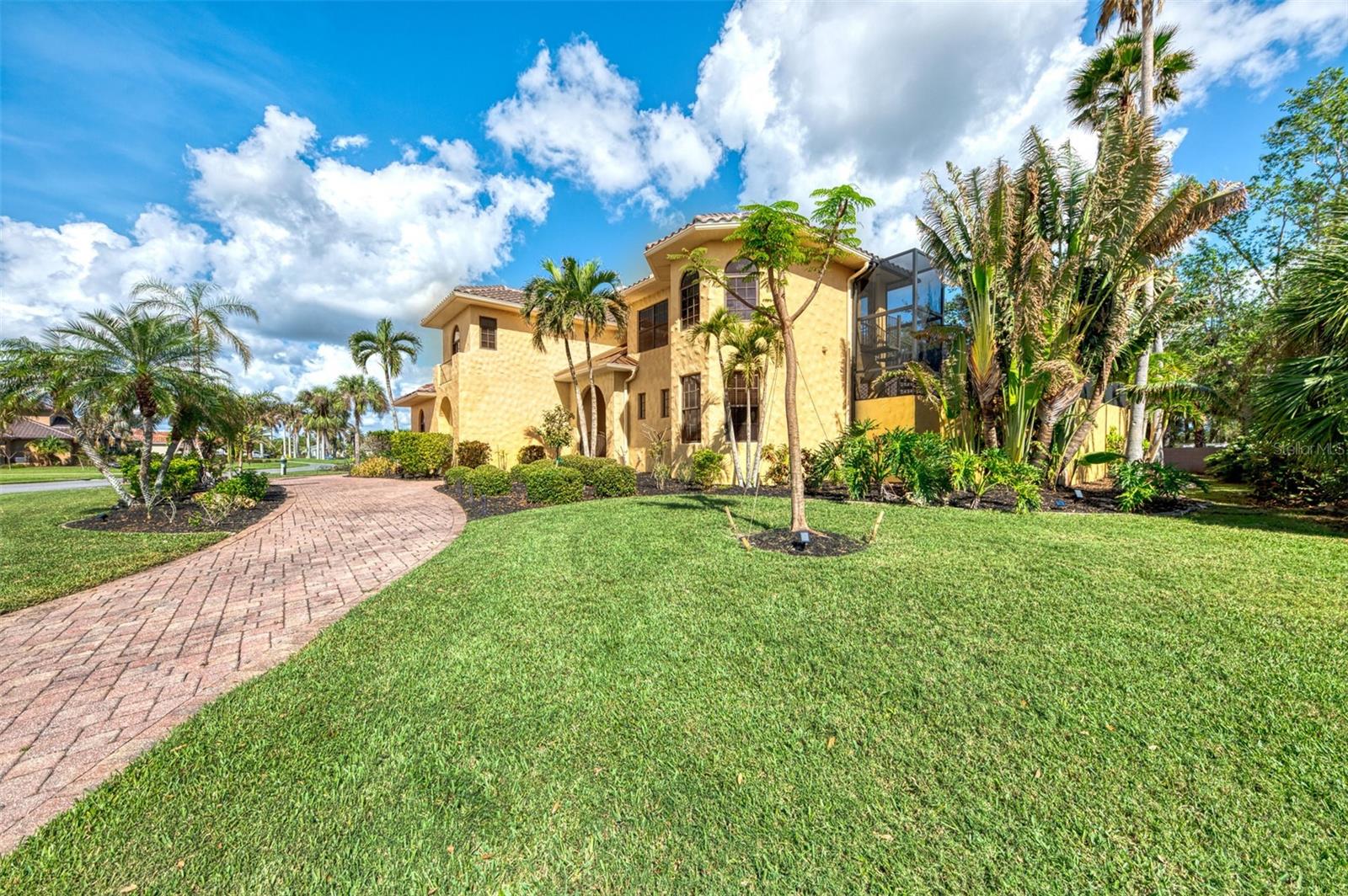 3060 Rivershore Lane