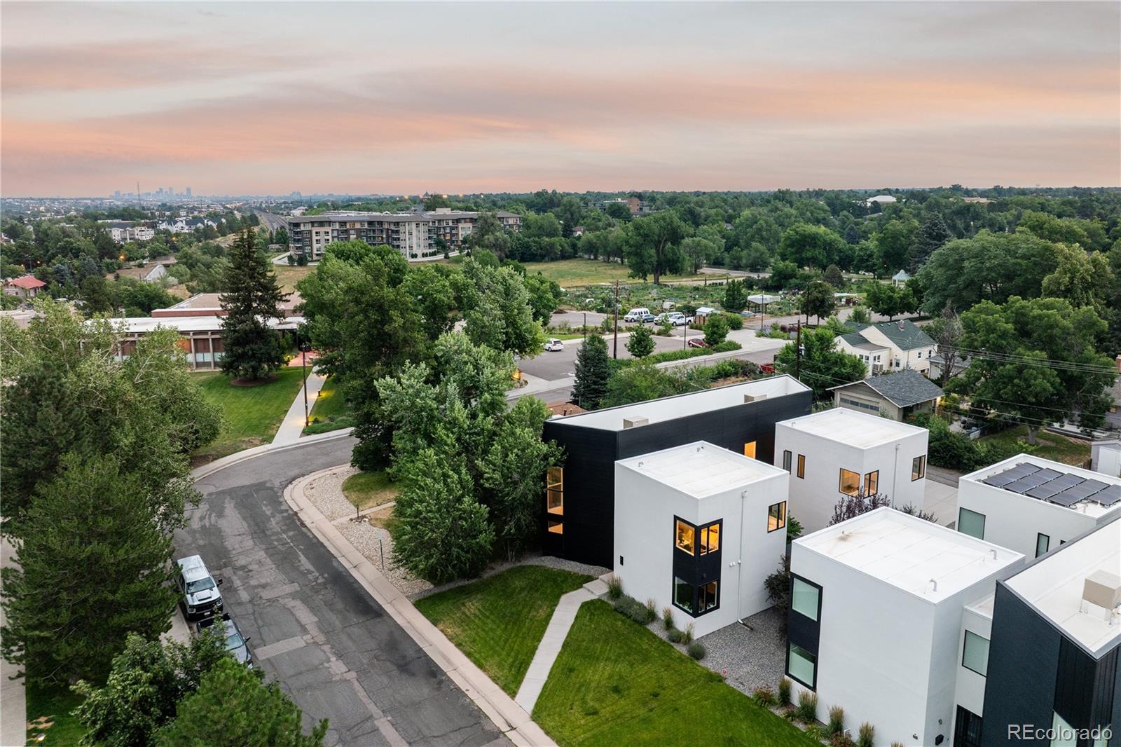 5916 S Sycamore Street