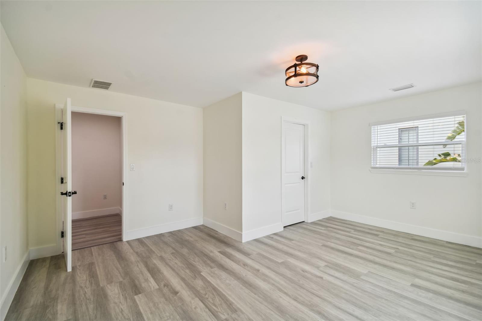 4910 W San Miguel Street