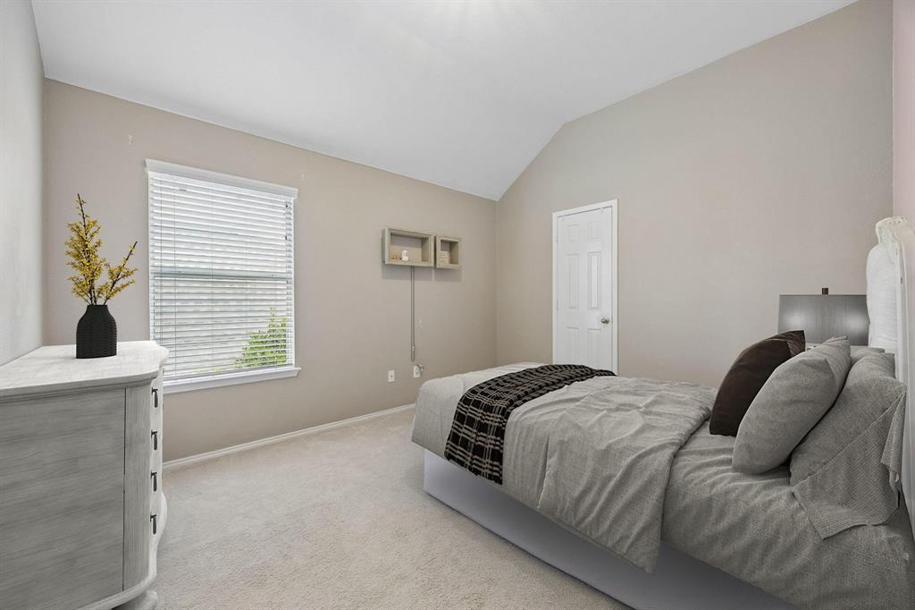 9004 Regal Oaks Drive