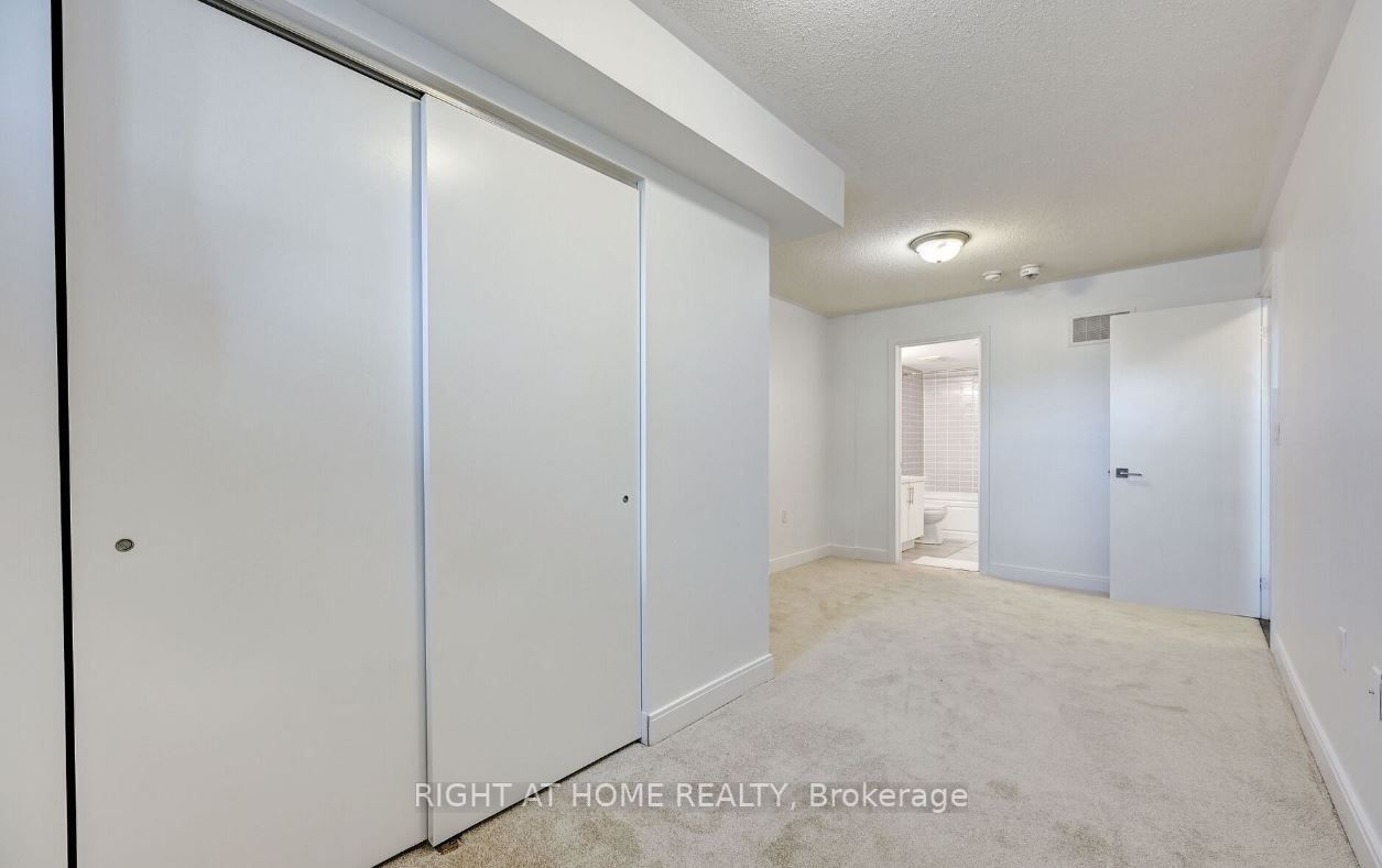 100 Dufay Rd 5