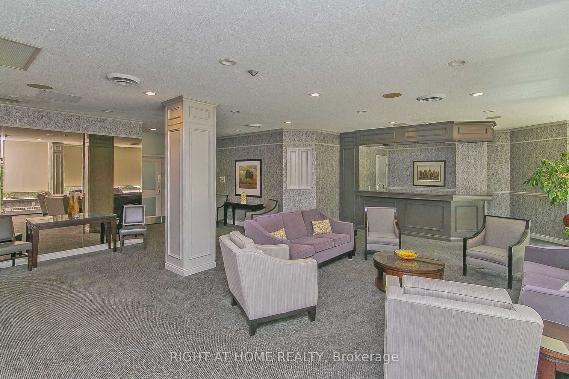 55 Austin Dr 806