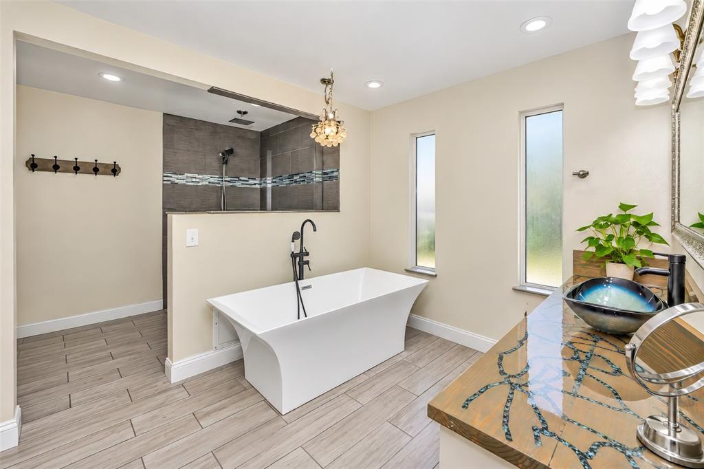 7505 Canyon Crest Court