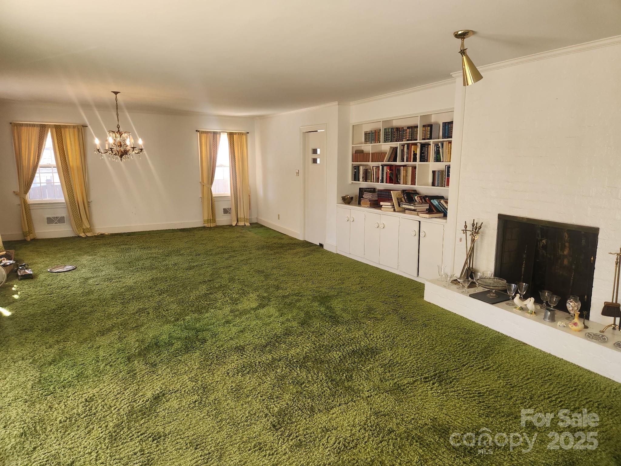 214 Robinwood Circle