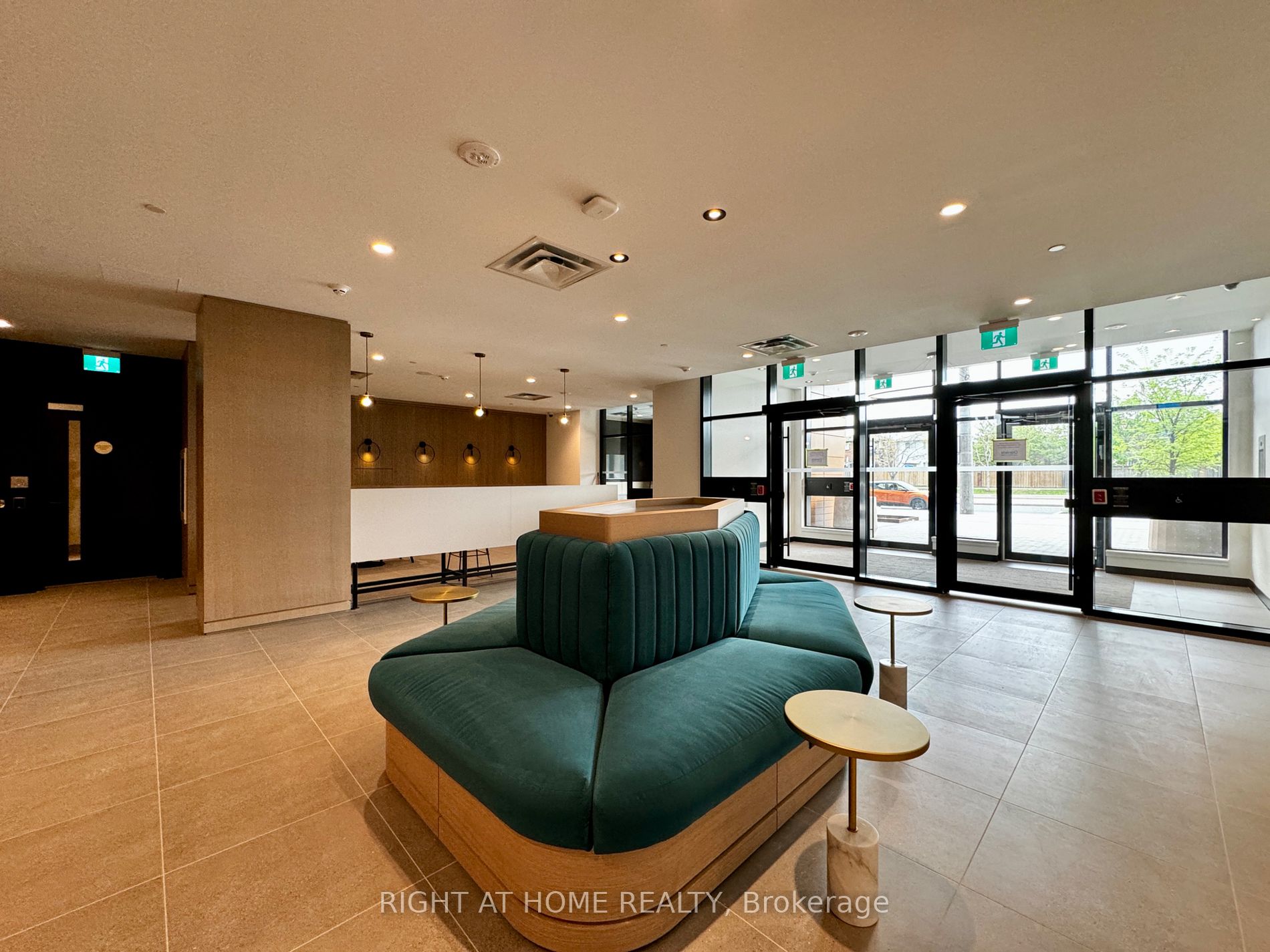 7950 Bathurst St 2110