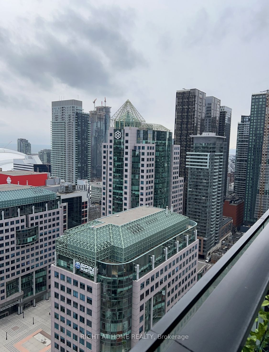 224 W King St 3105