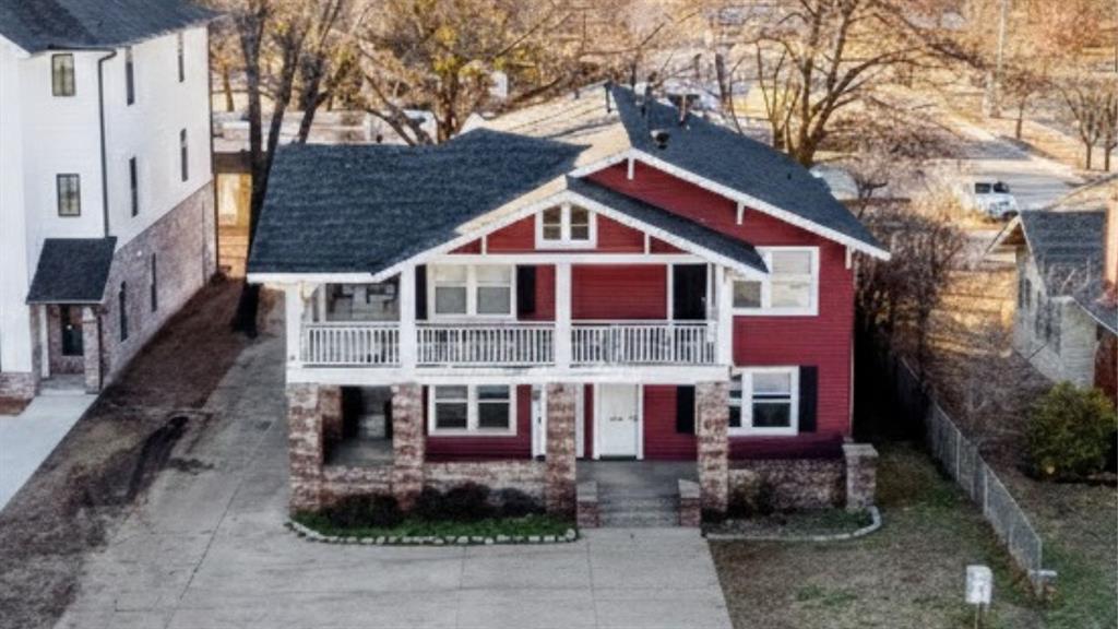 Located in the heart of the University of Oklahoma campus this multi-family property is available. The university has had 5 consecutive years of continued growth and off campus housing continues to be a need for over 26,000 students. Currently featuring a 4-unit multi-housing facility,  1- Four Bedroom unit and 3- single bedroom units.  This property provides immediate rental income while allowing for future redevelopment. Its coveted position and stunning views of the stadium set it apart, with remarkable potential catering to the ever-growing demand from students and university fans.Don’t miss your chance to own this one-of-a-kind gem near OU! Contact us today for more details and to explore the potential of this remarkable property.