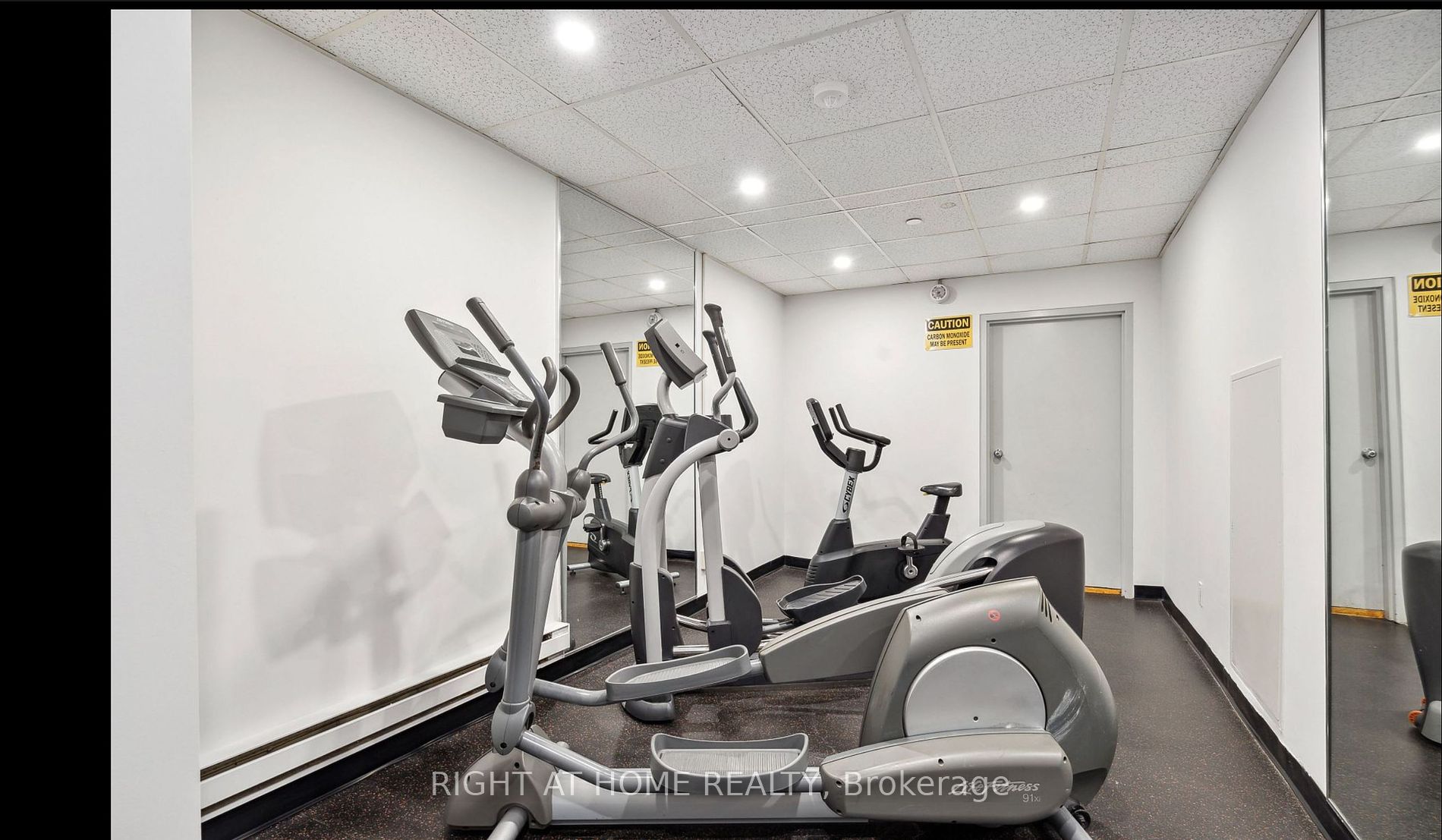 5785 Yonge St 505