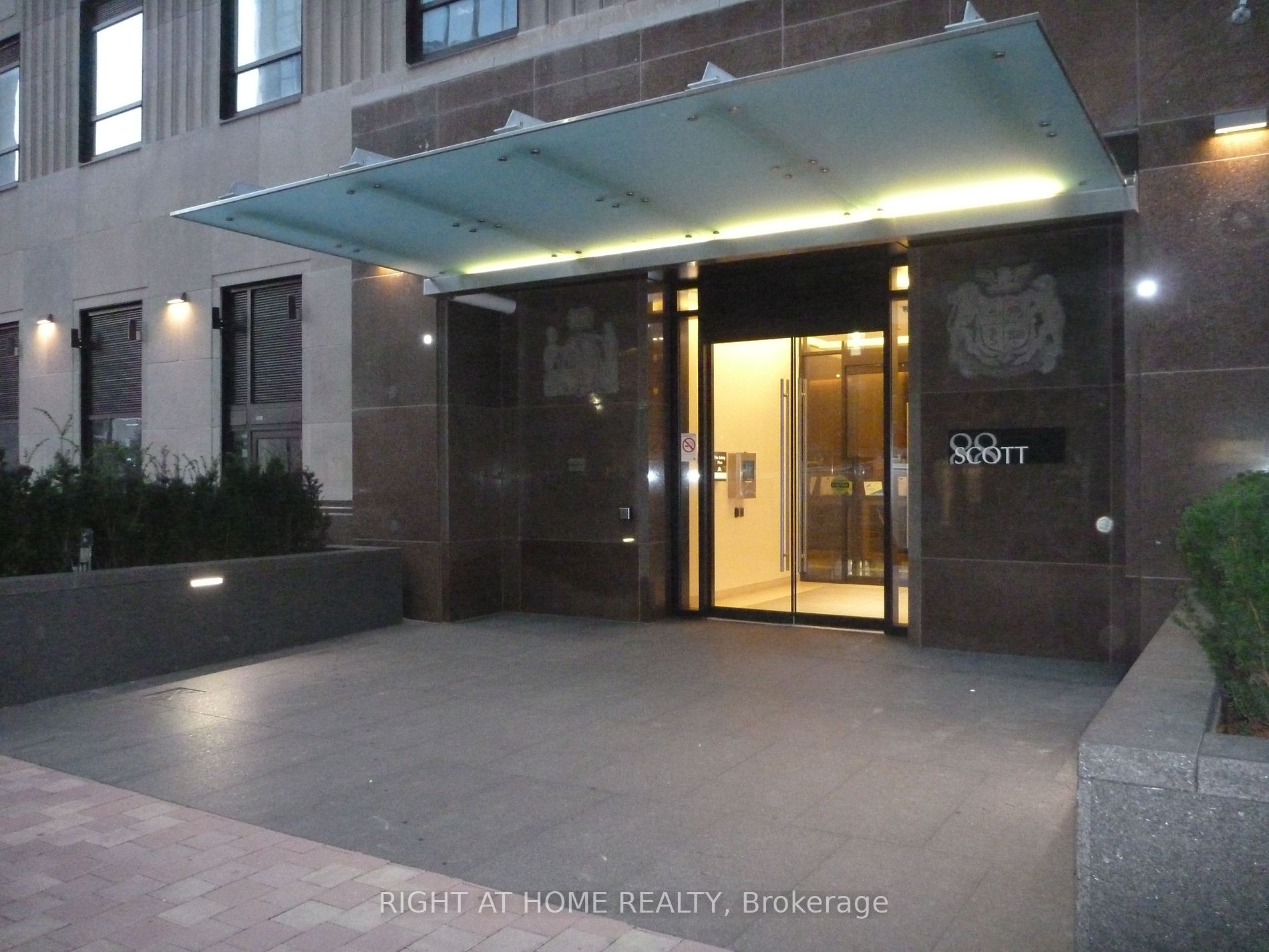 88 Scott St 1506