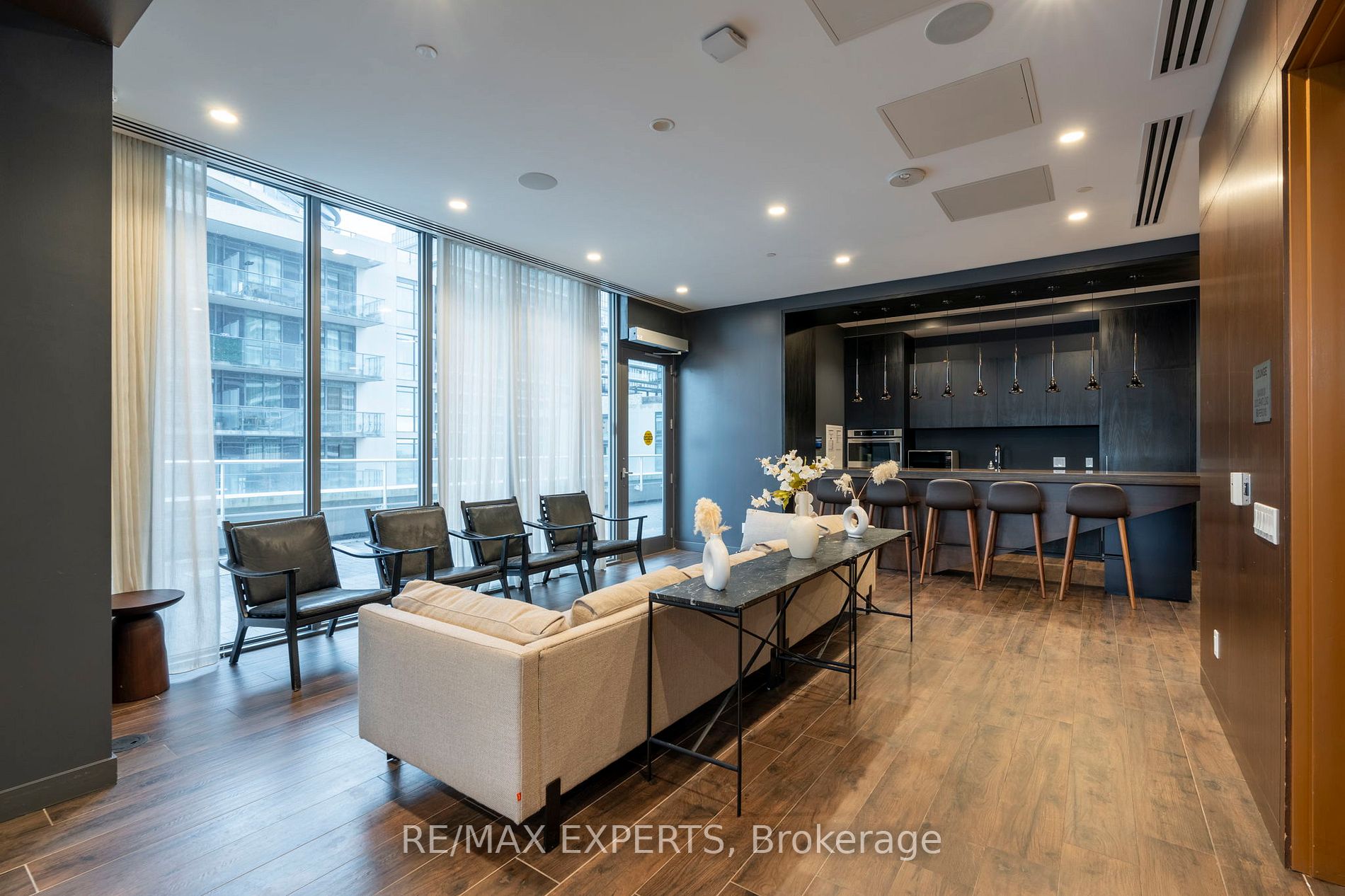 70 Annie Craig Dr 1609