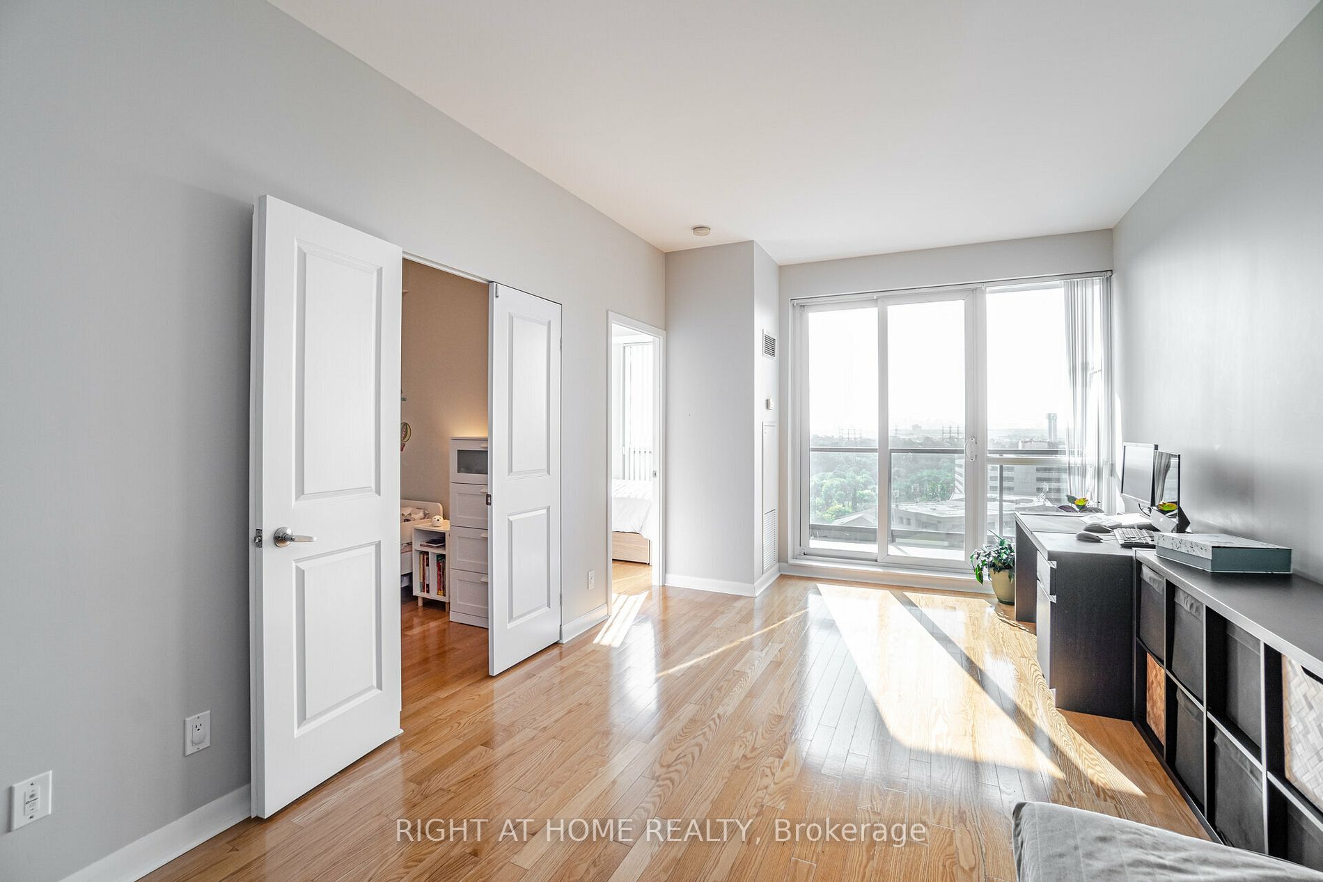 225 Sherway Gardens Rd 1210