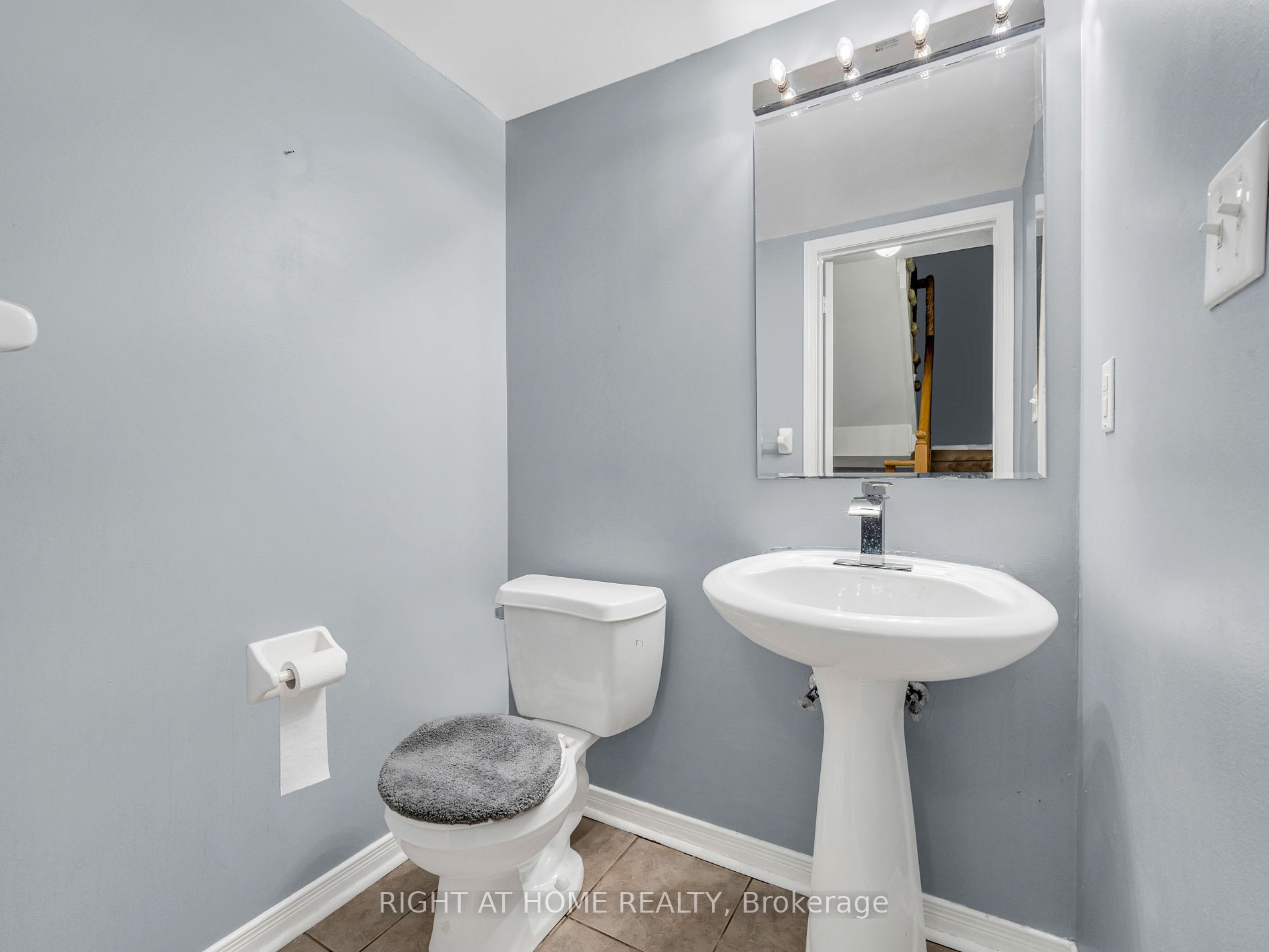 162 W Bayly St