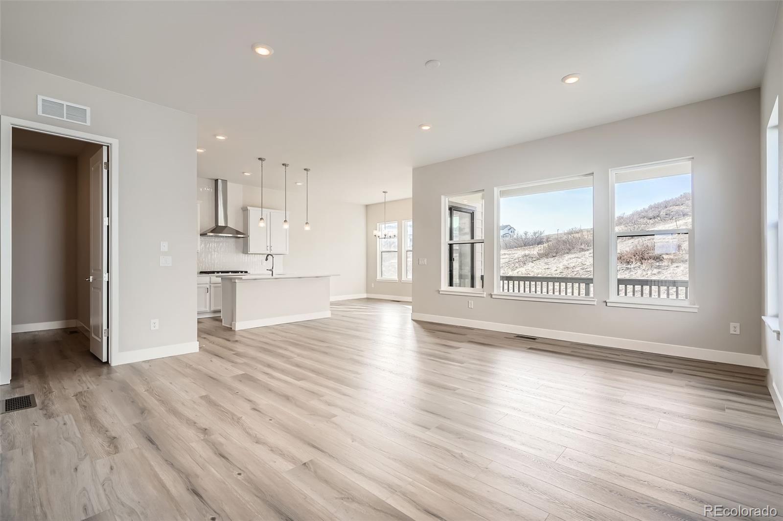 1807 Grayside Circle