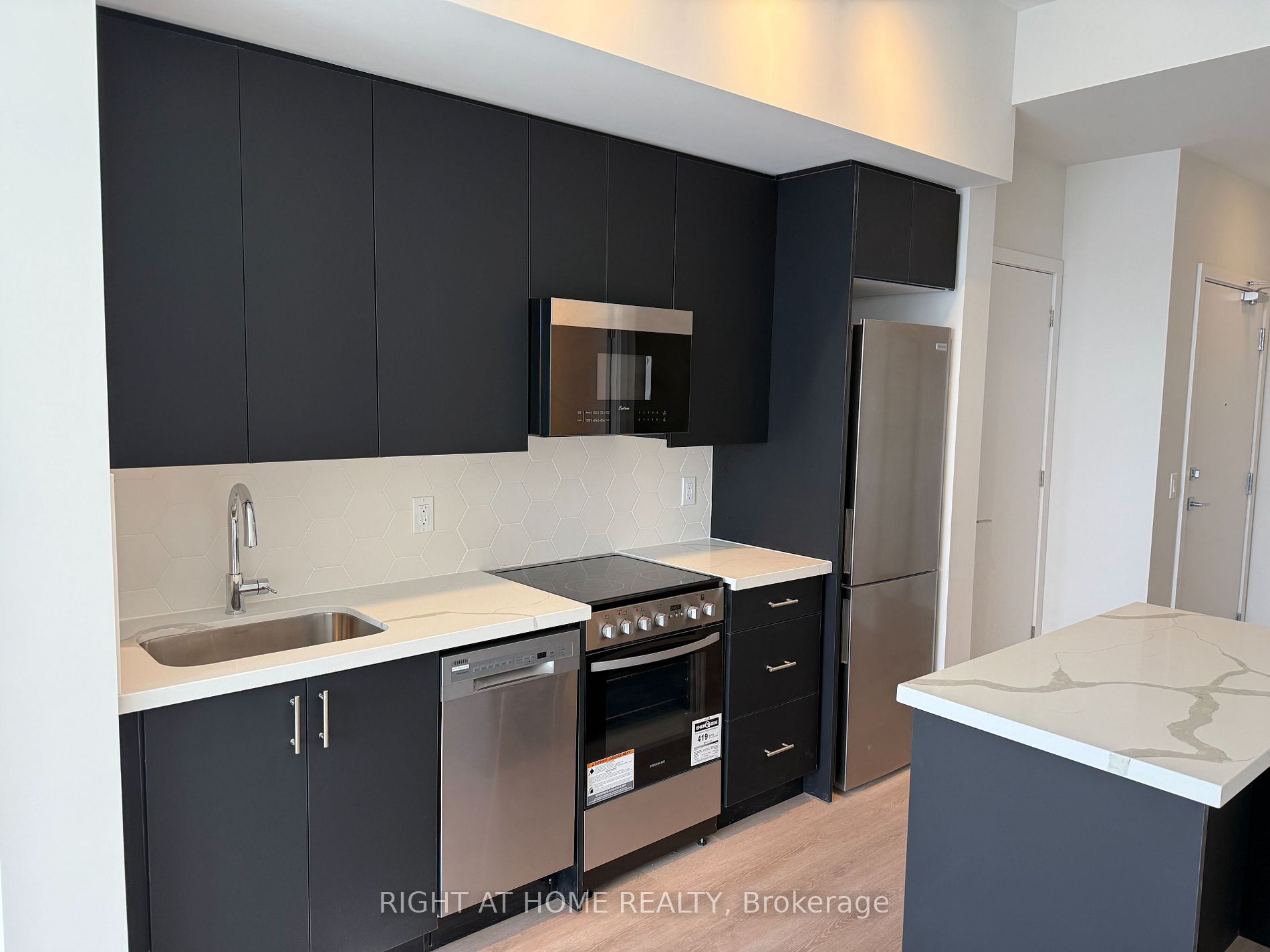 15 Ellerslie Ave LPH07