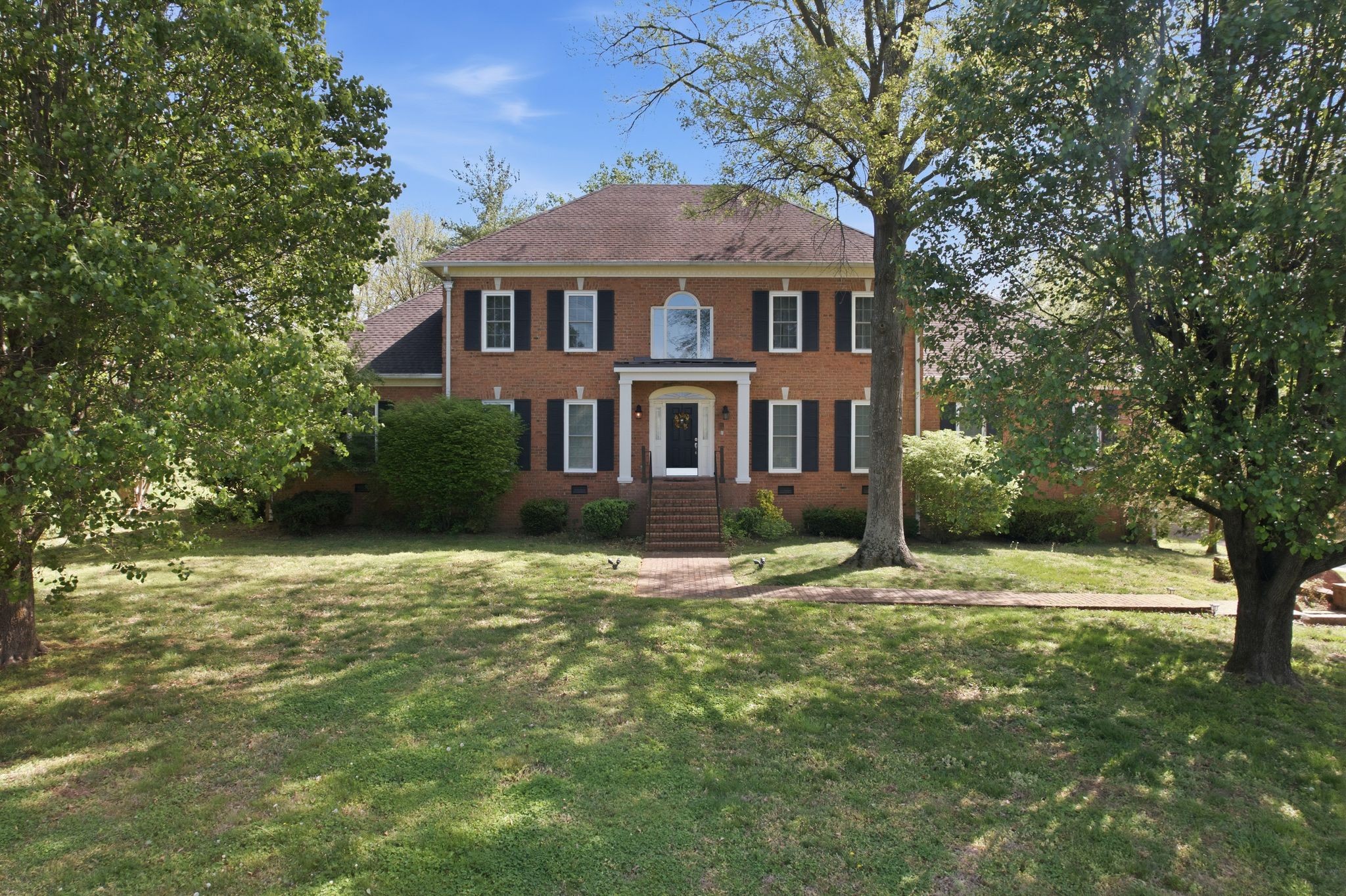 1000 Wilson Pike — sold