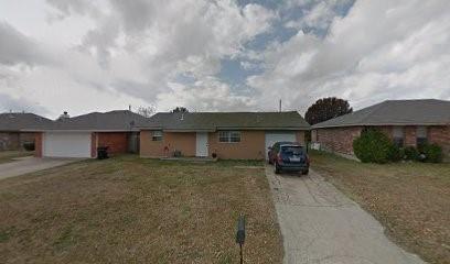 Wonderful home close to everything! Easy highway access. Close to shopping and entertainment. Wonderful Moore Schools. Don't miss out on this affordable single family home with central heat and air close to Tiker AFB and Oklahoma City Community College.