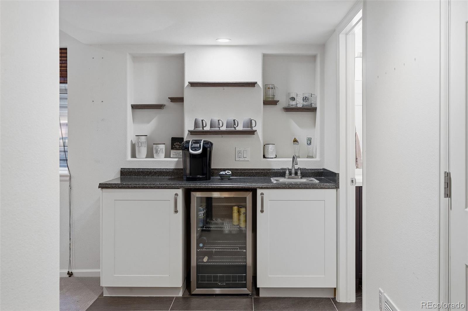 9577 High Cliffe Street