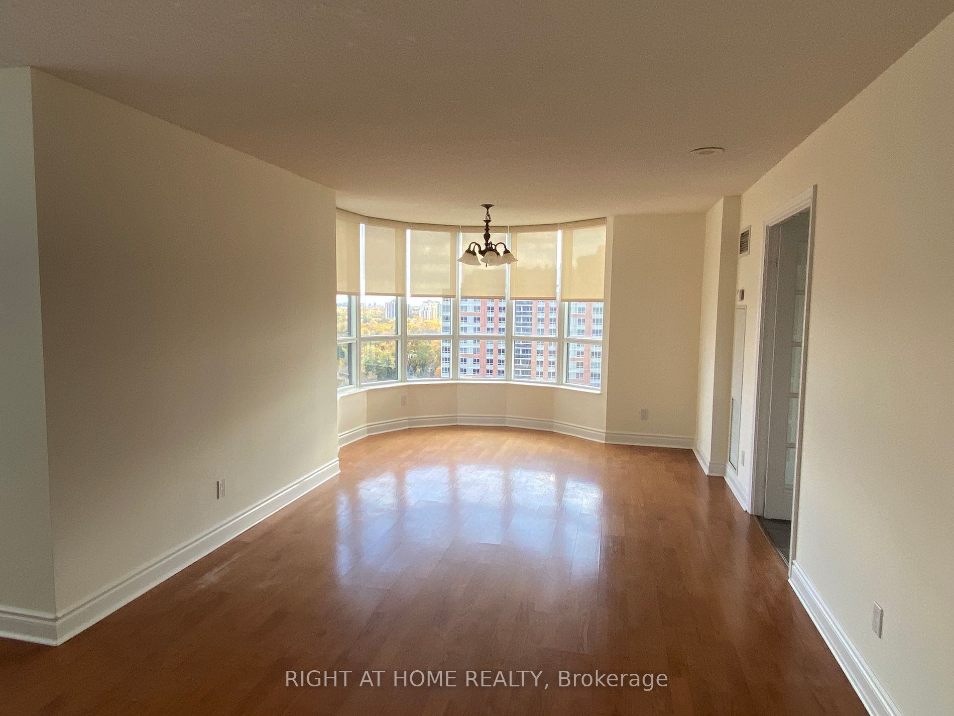 5 Northtown Way 1312