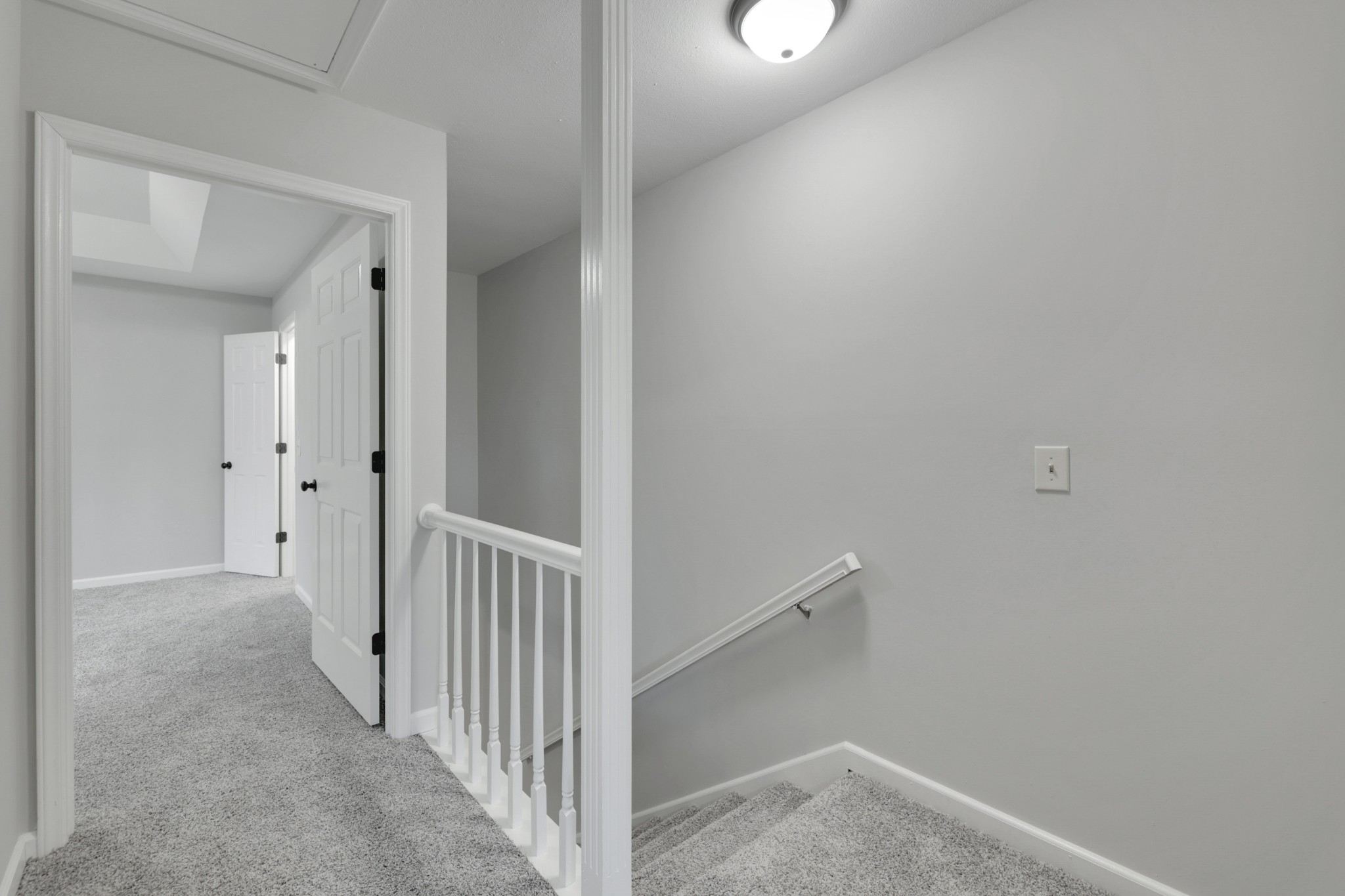 304 Hillside Ct