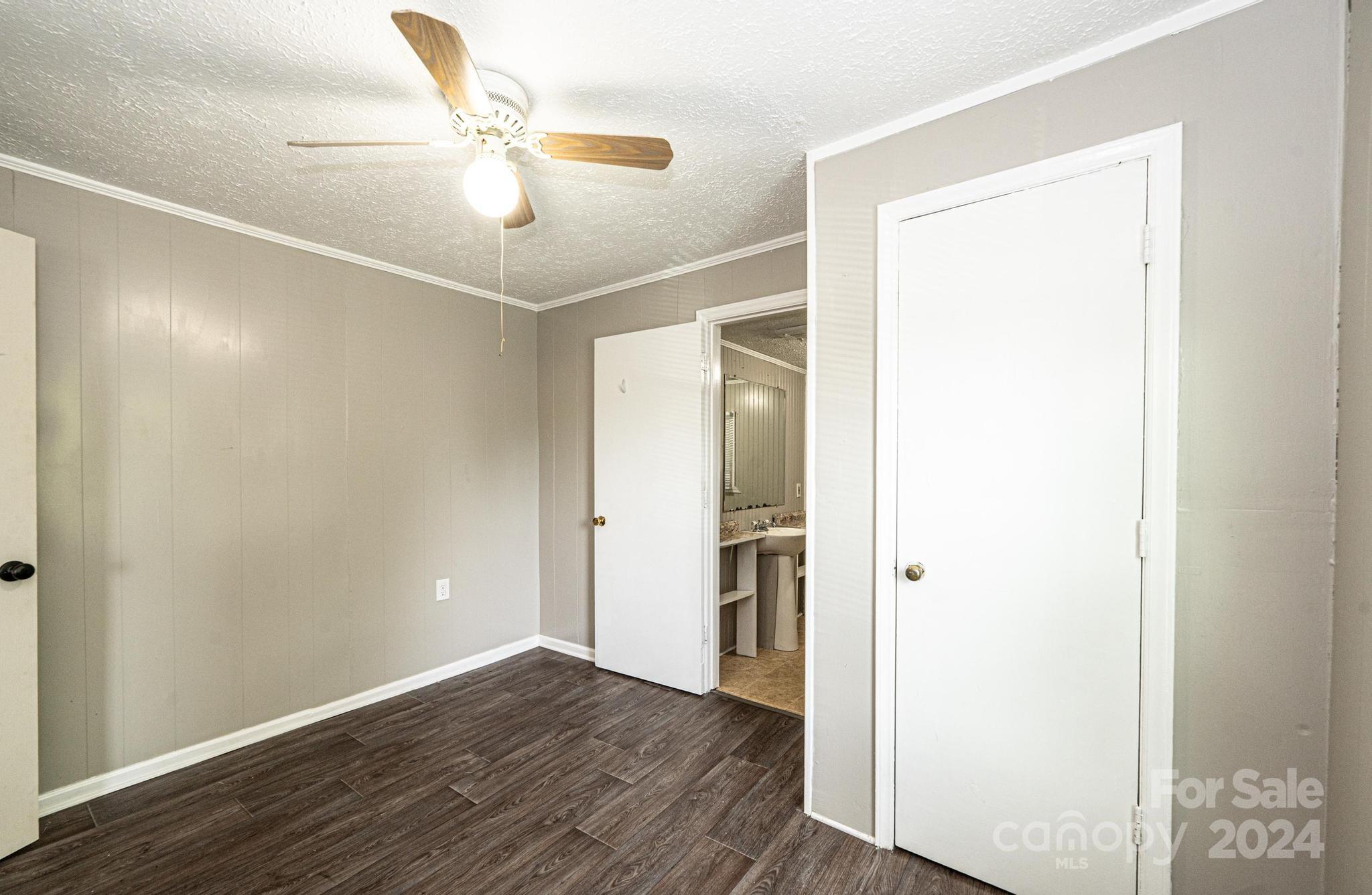 612 Center Street NW