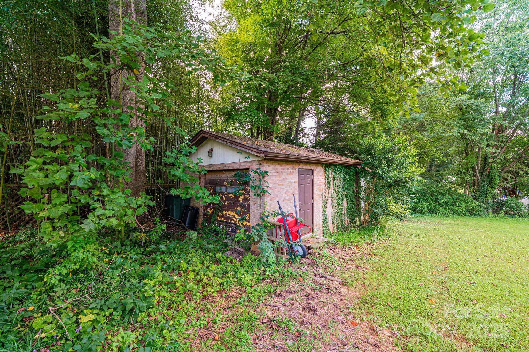 1460 23rd Avenue Place NE