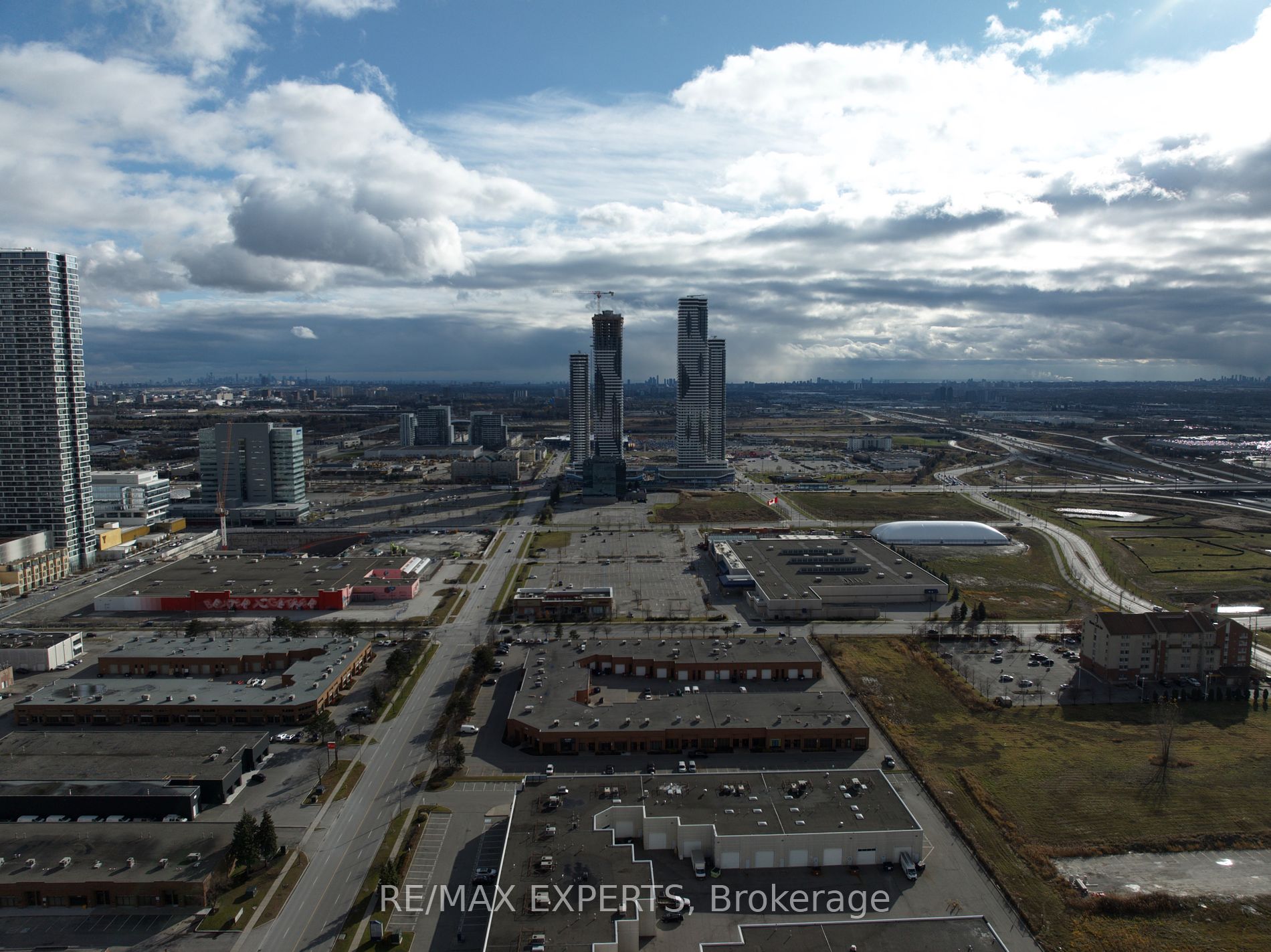 260 Edgeley Blvd 5