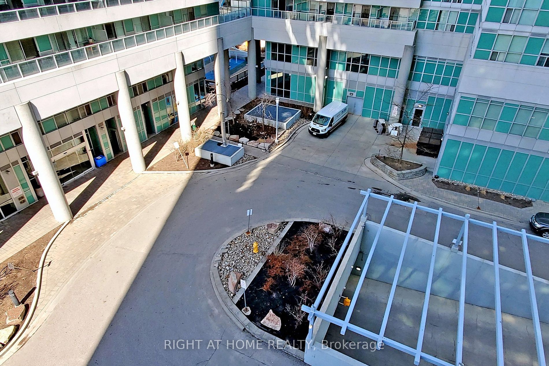 50 Town Centre Crt 1911