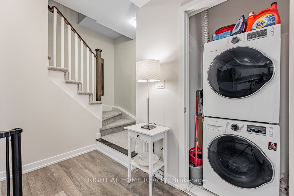 1555 Kingston Rd 323