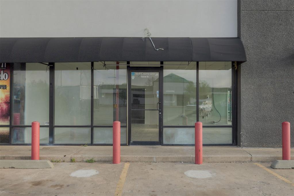 Excellent opportunity to lease a high-visibility commercial space in a thriving retail center located on a high-traffic corner along S Sunnylane Rd, conveniently positioned near all major highways and just minutes from Tinker Air Force Base. This 1,700-square-foot suite offers flexibility for a wide range of businesses—from retail, office, or service-based operations to specialty uses. The building is shared with several well-established neighboring tenants, including a busy gas station, Wing Star restaurant, Metro PCS, and a dispensary, ensuring strong foot traffic and steady exposure. Don’t miss the chance to establish your business in one of the area’s most convenient and active commercial corridors.