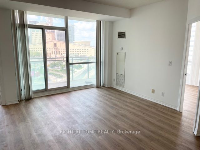 3939 Duke Of York Blvd 802