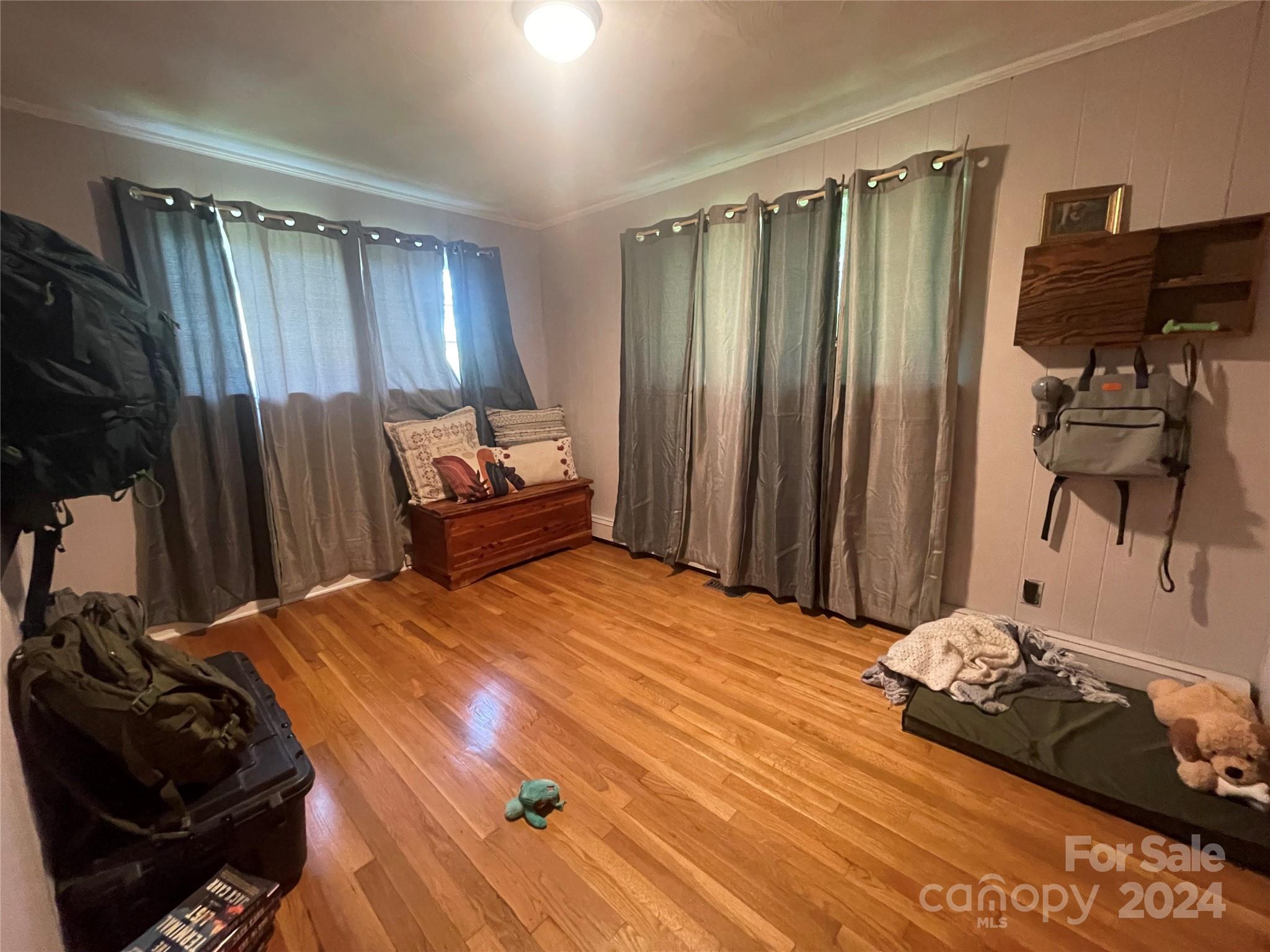 2579 Andrews Circle