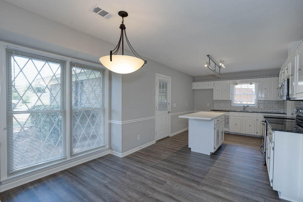 3 North Theri Ct
