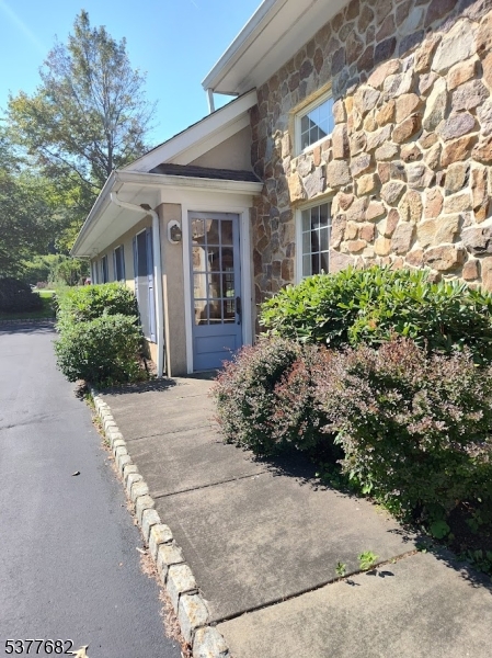 1 Brookfield Glen Dr