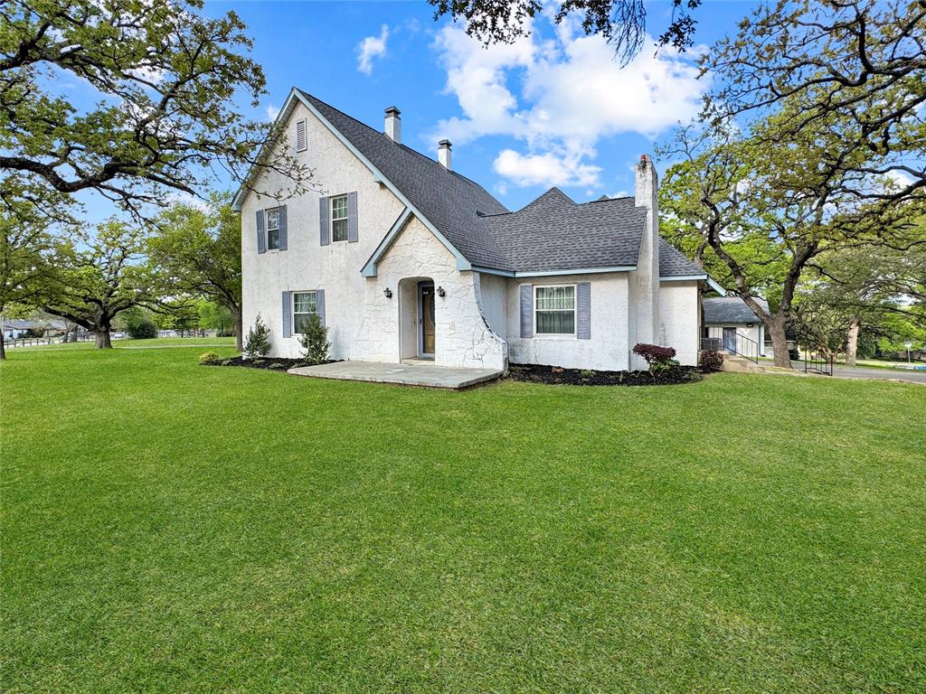 1205 Forest Ridge Drive