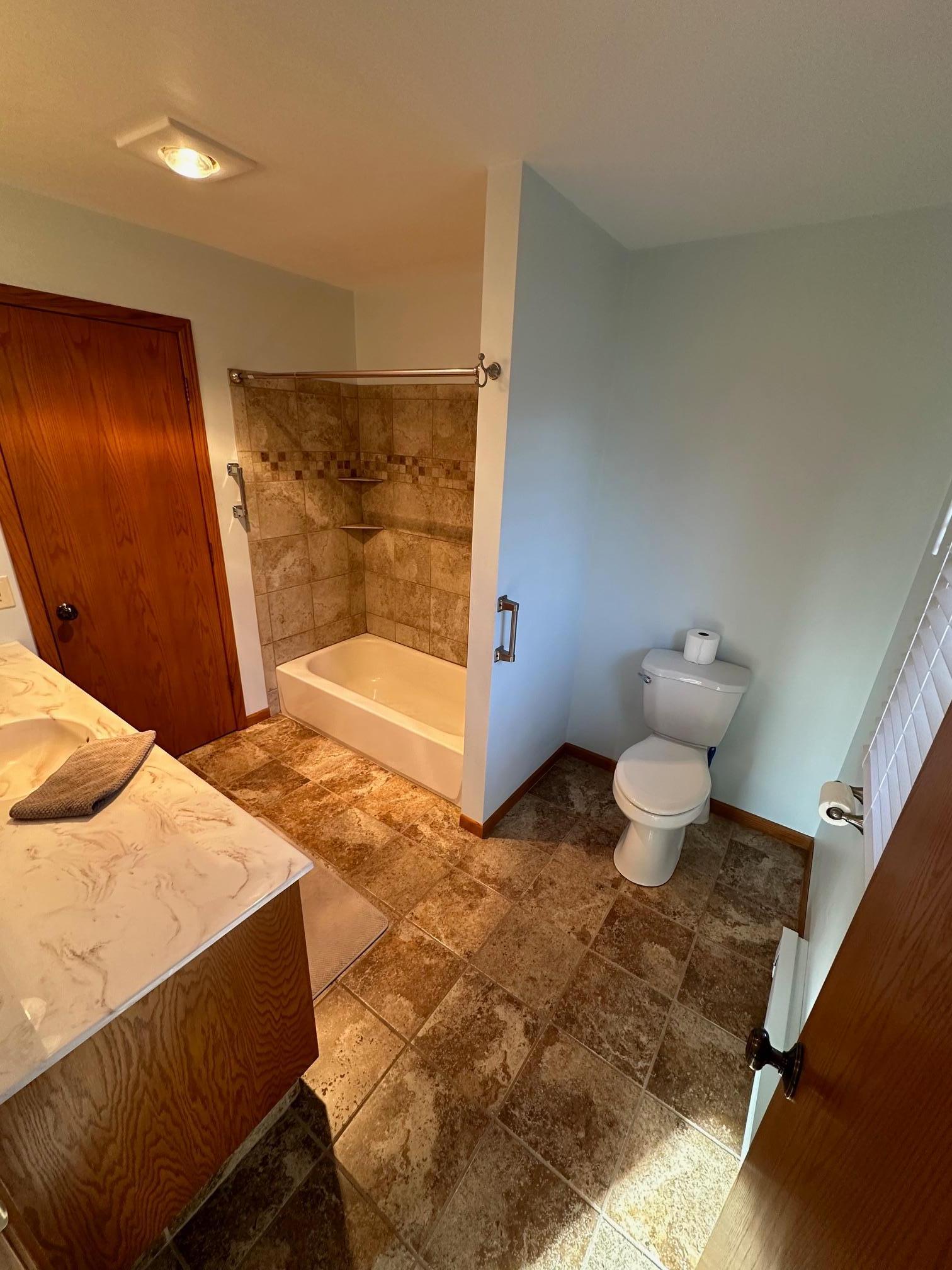 814 Country Club Drive SW