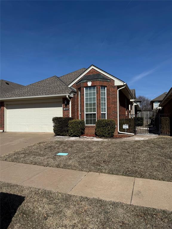 This gorgeous patio home is located on a quiet cul-de-sac in west Norman. It has a landscaped patio area that gives you the enjoyment of outdoor living with out a lot of yard work.