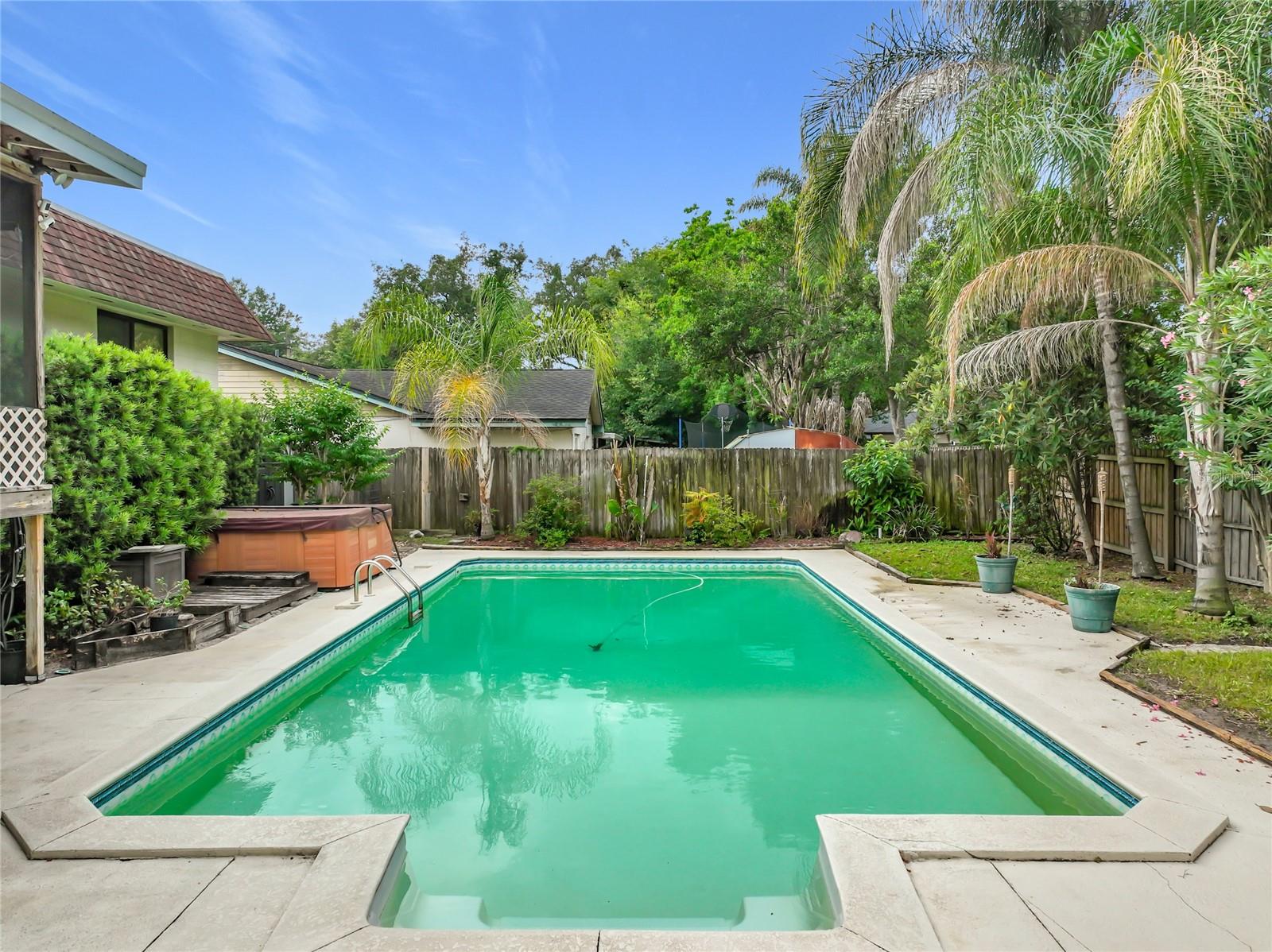 1511 Glastonberry Road