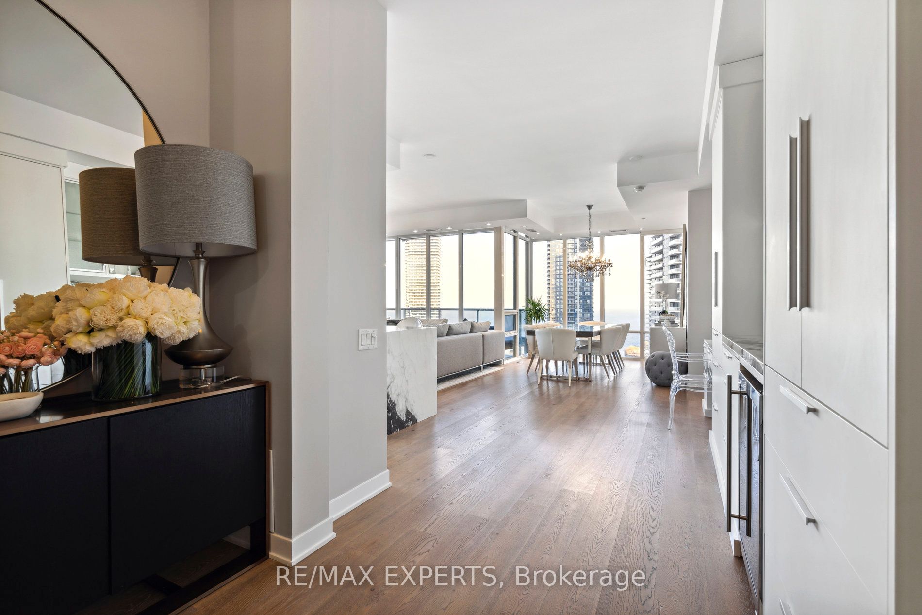 90 Park Lawn Rd PH-3007