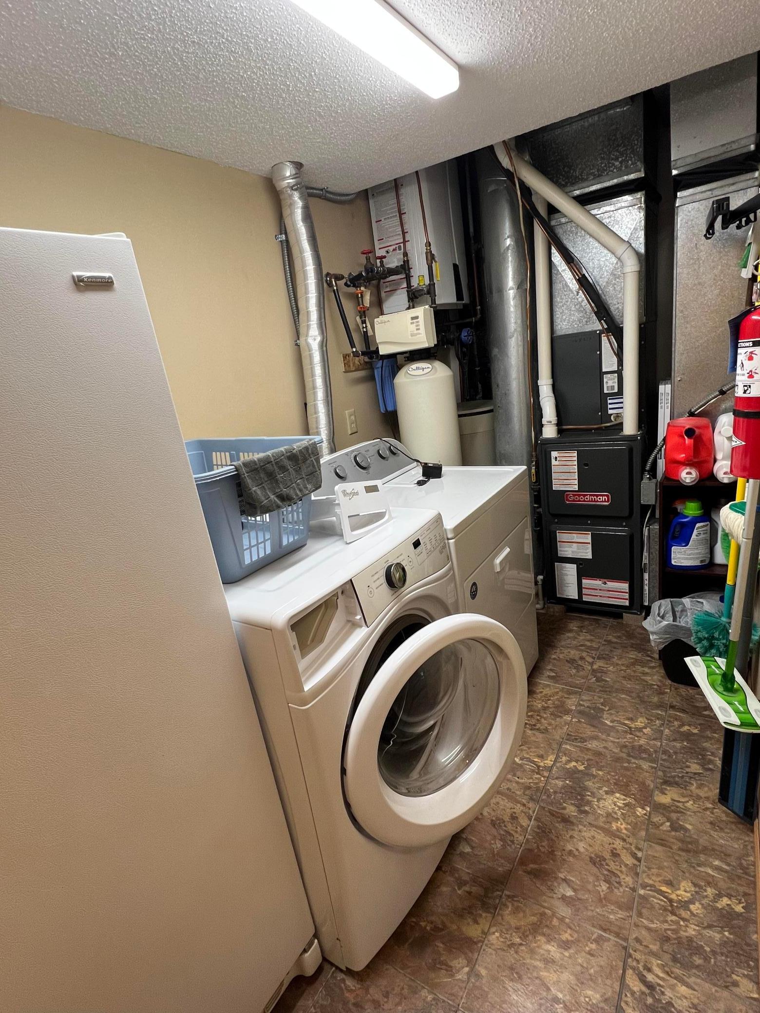 7922 Tournament Trail