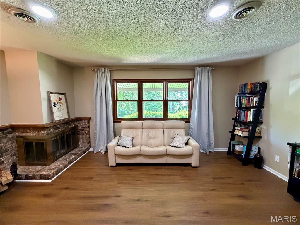 4 El Rancho Drive