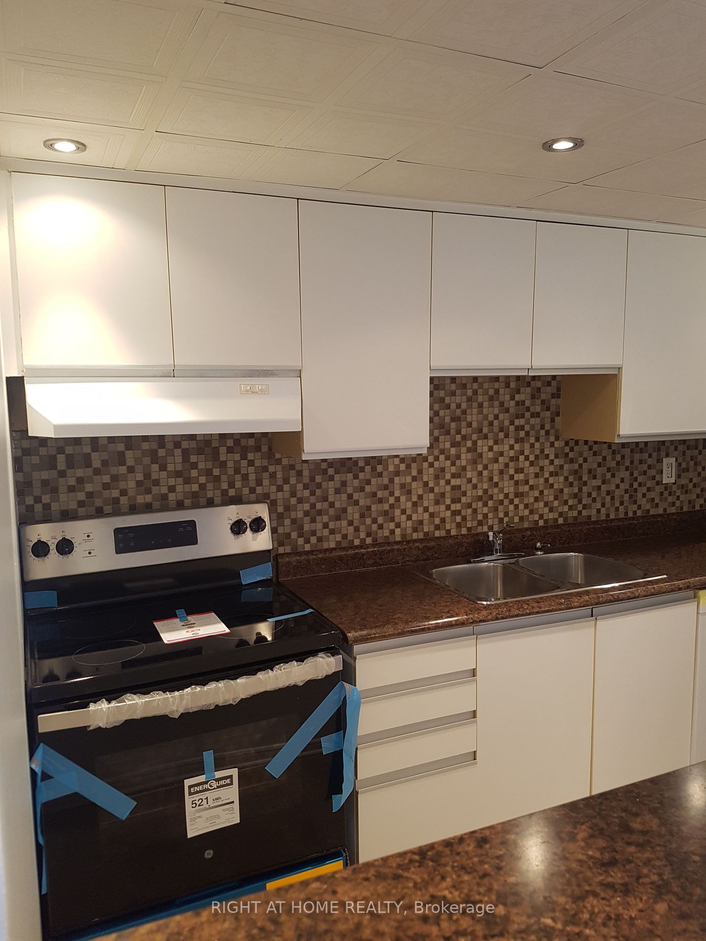 25 W Fairview Rd Ph3
