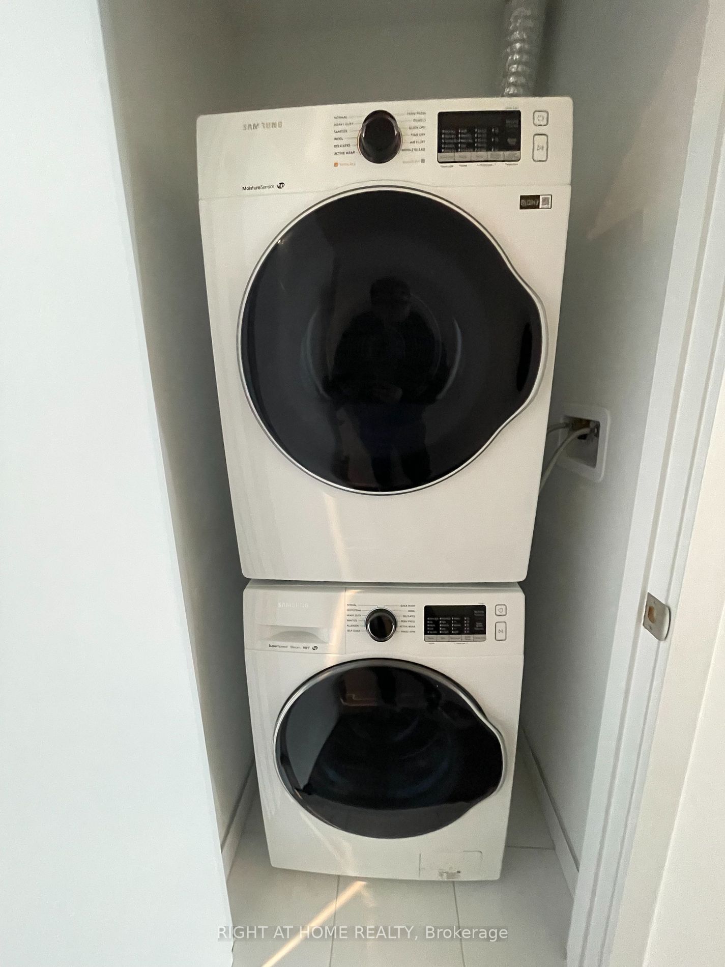 1926 W Lakeshore Blvd 4205