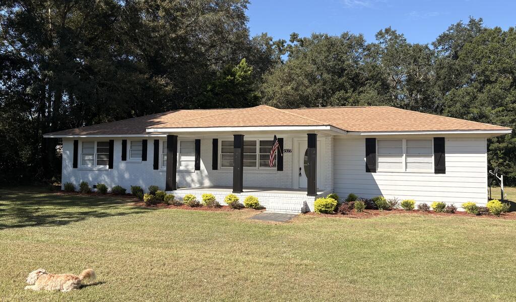 A great home at a great price!!!! This three BR three bath home has three primarysuites! A large open floor plan with a large bonus room createsspace and privacy for all. Recently remodeled, with wood/hard surfacesthroughout. Walk in closets, and TWO linen closets between two of the baths. New roof, fixtures and appliances make this a turnkey living space. A well with an outdoorstorage room, a private patio for those morning coffees. Add in a carport for two and lots of space for anything you mightwant to add.