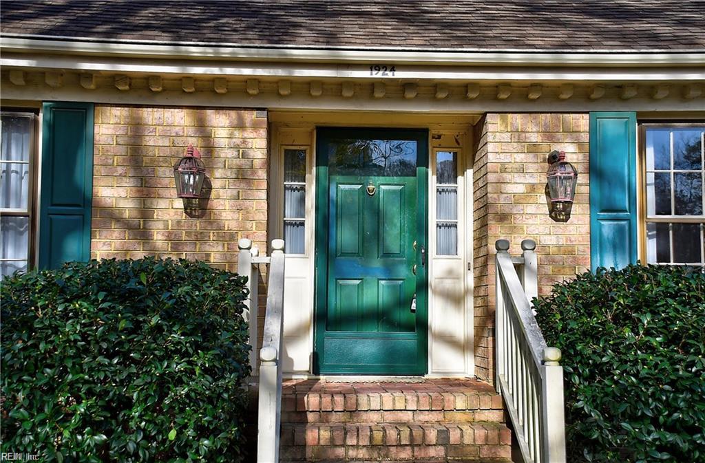 1924 Grayfalcon Drive